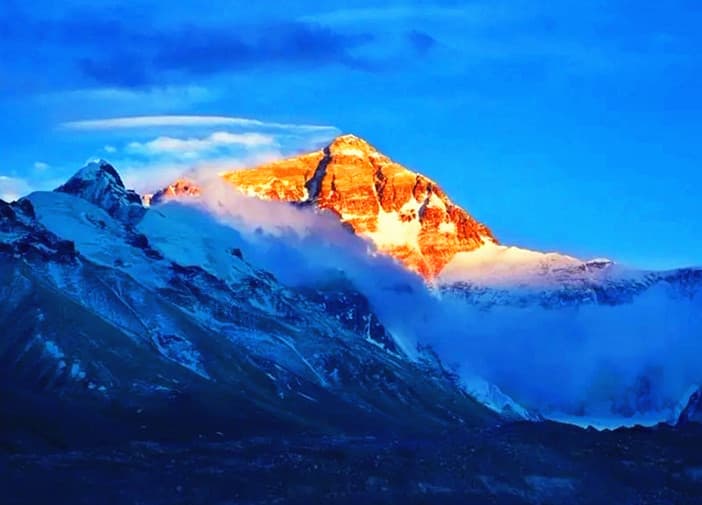 surise-of-everest-peak surise-of-everest-peak