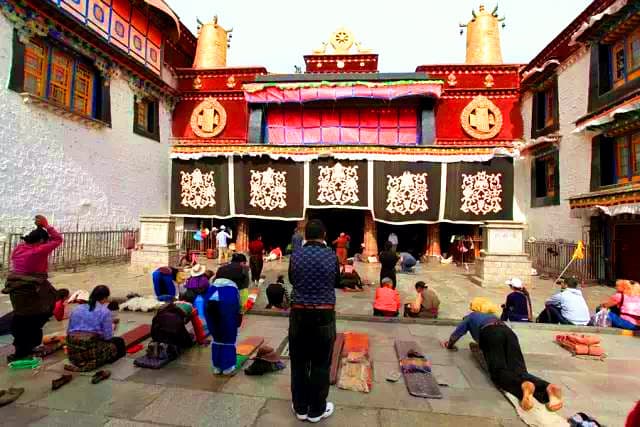 jokhang-temple jokhang-temple