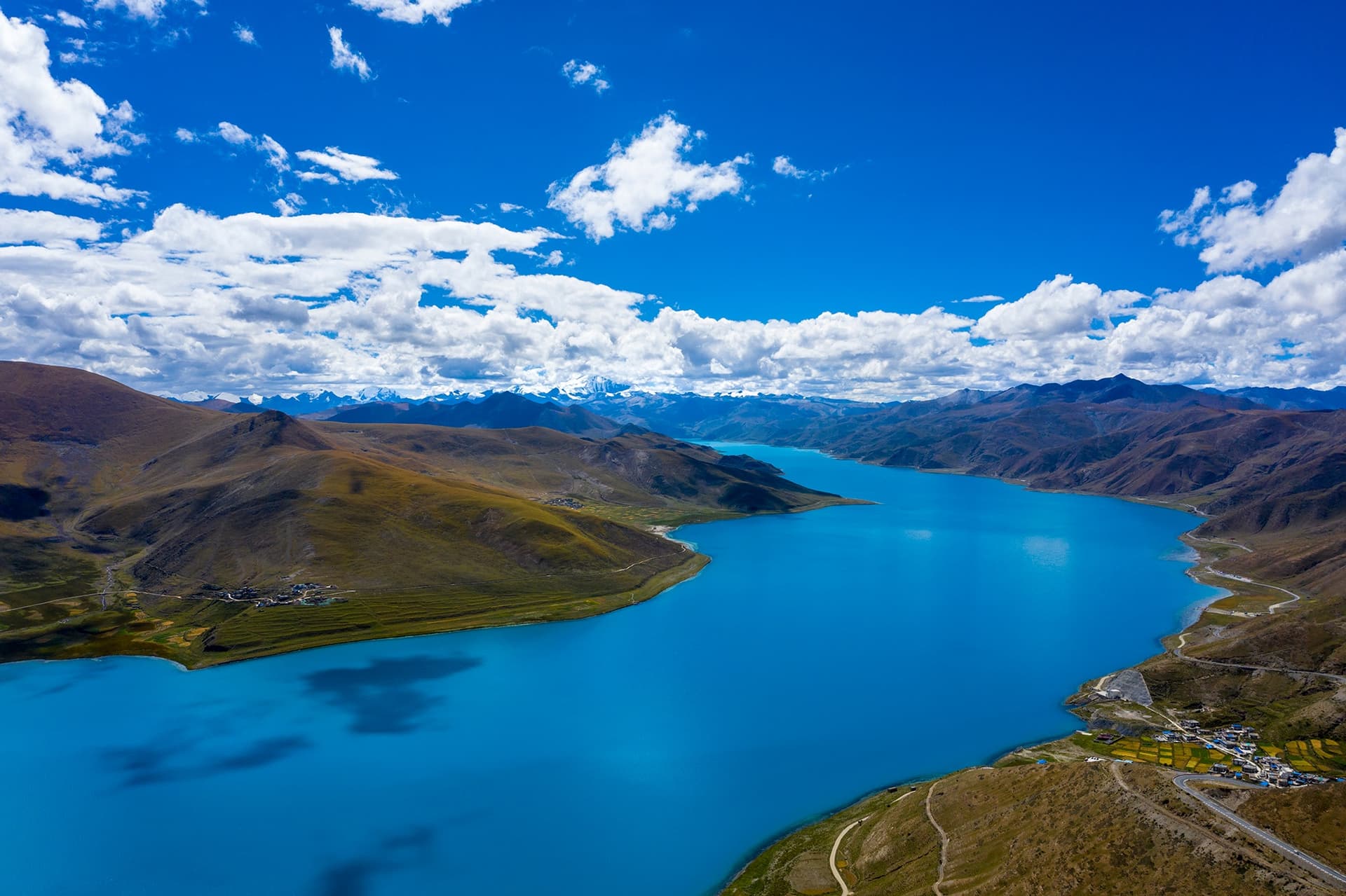 yamdrok-lake yamdrok-lake