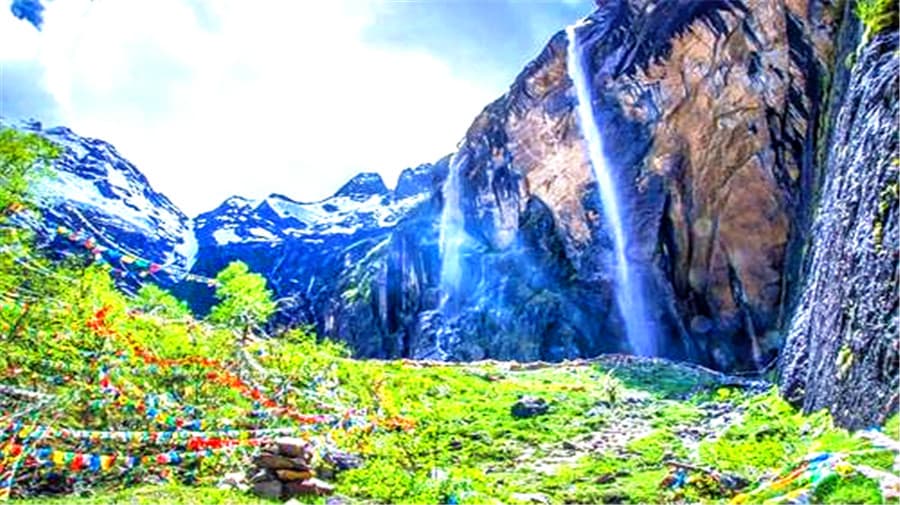 holy-waterfall-02 holy-waterfall-02