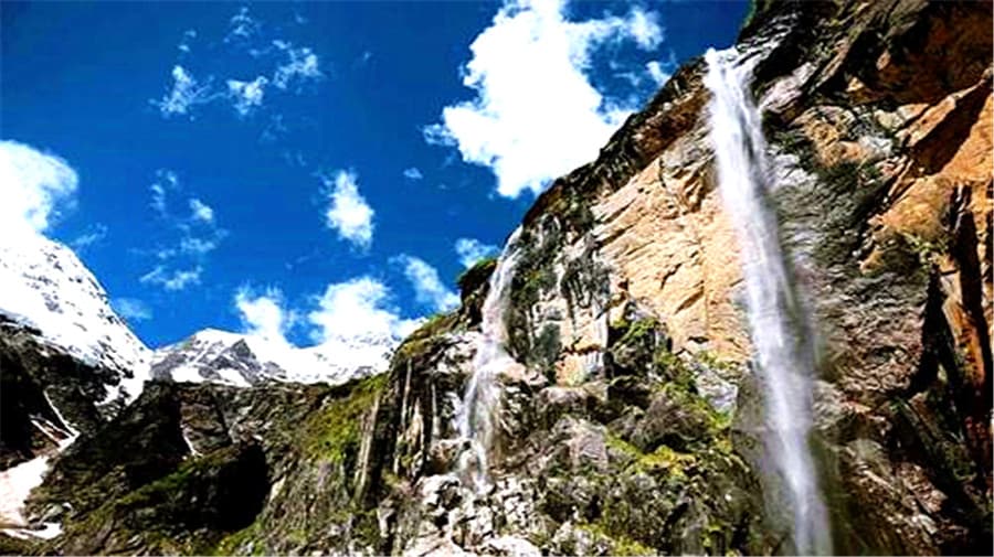 holy-waterfall-01 holy-waterfall-01