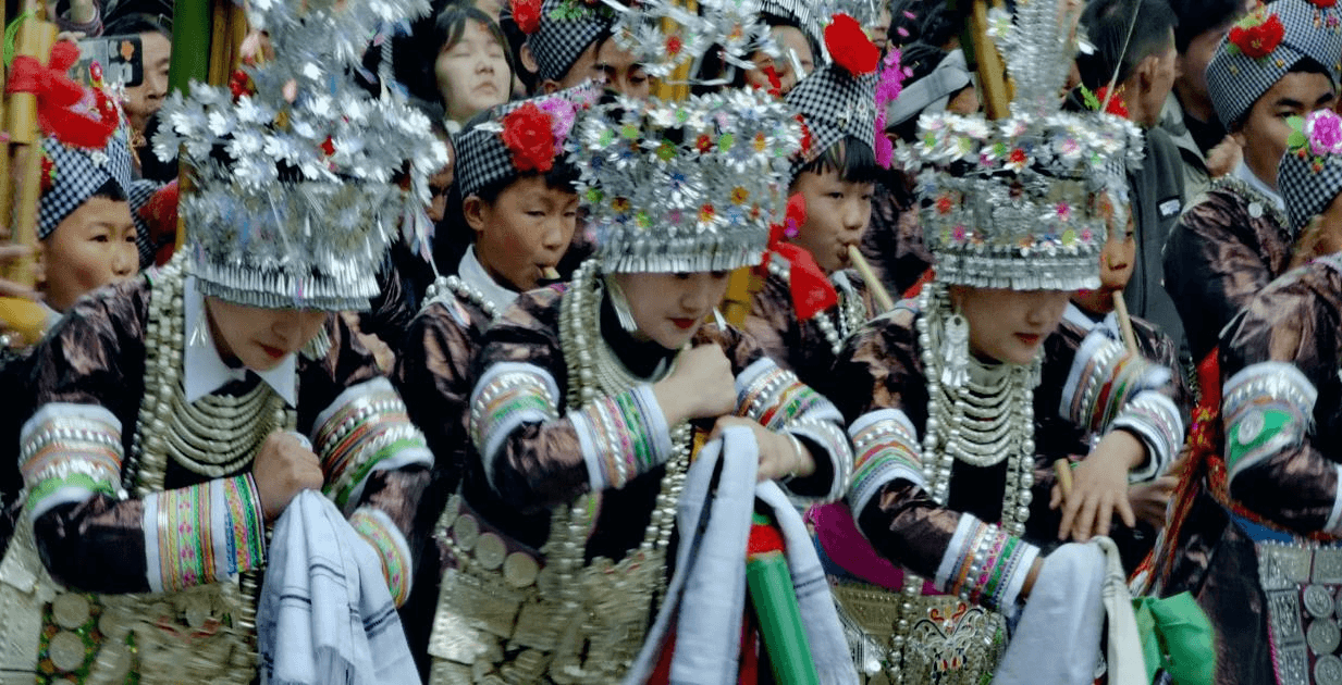 miao-traditional-costumes miao-traditional-costumes