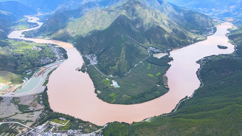 first-bend-of-yangtze-river first-bend-of-yangtze-river