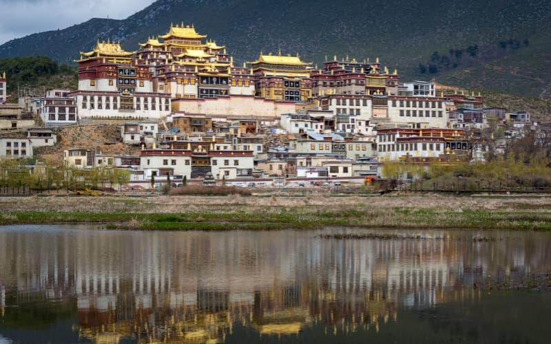 shangri-la-town shangri-la-town