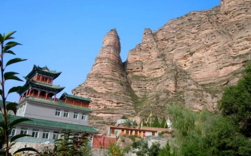 binglingsi-thousand-buddha-caves binglingsi-thousand-buddha-caves