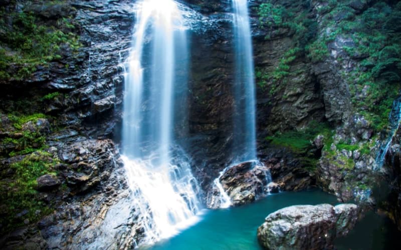 lu-mountain-waterfull lu-mountain-waterfull