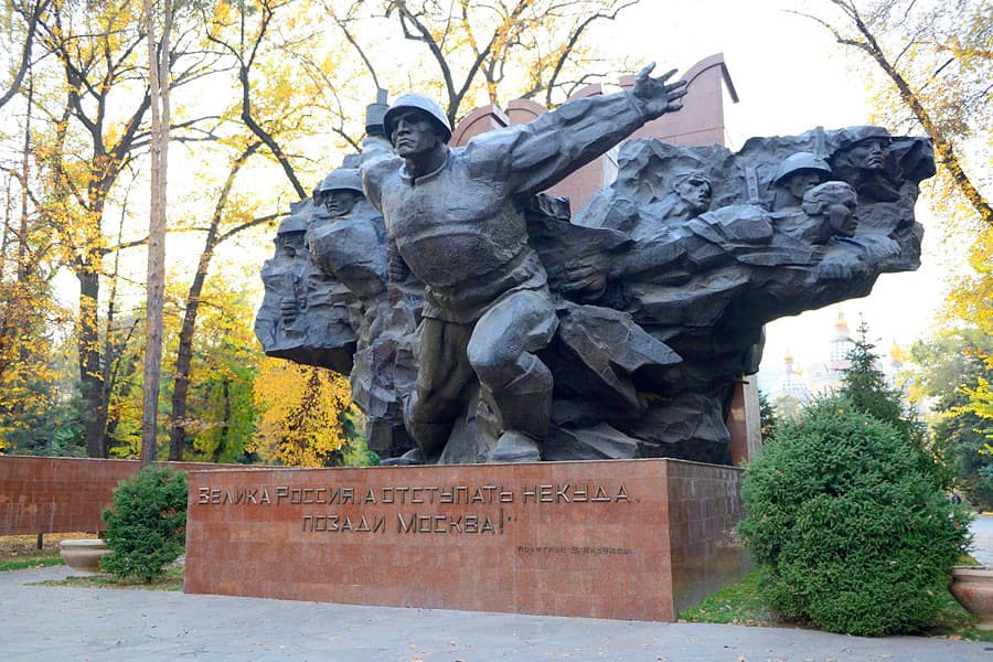28-panfilov-guardsmen-park 28-panfilov-guardsmen-park