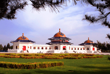 mausoleum-of-genghis-khan mausoleum-of-genghis-khan