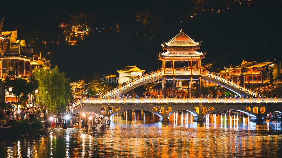fenghuang-ancient-town-2 fenghuang-ancient-town-2