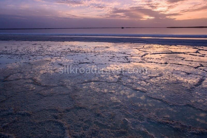 qarhan-salt-lake-2 qarhan-salt-lake-2