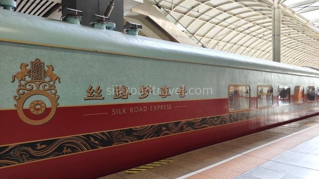 9-days-silk-road-express-dream-tour-from-dunhuang-to-southern-xinjiang 9-days-silk-road-express-dream-tour-from-dunhuang-to-southern-xinjiang