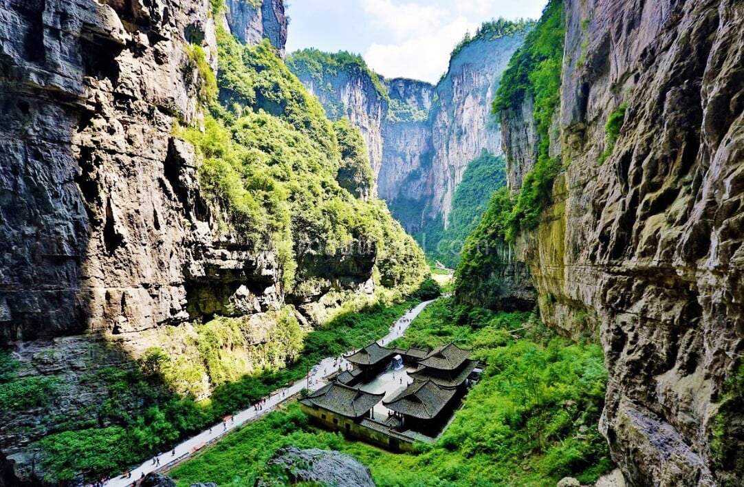 2-days-chongqing-wulong-karst-park-wujiang-gallery-observation-tour 2-days-chongqing-wulong-karst-park-wujiang-gallery-observation-tour