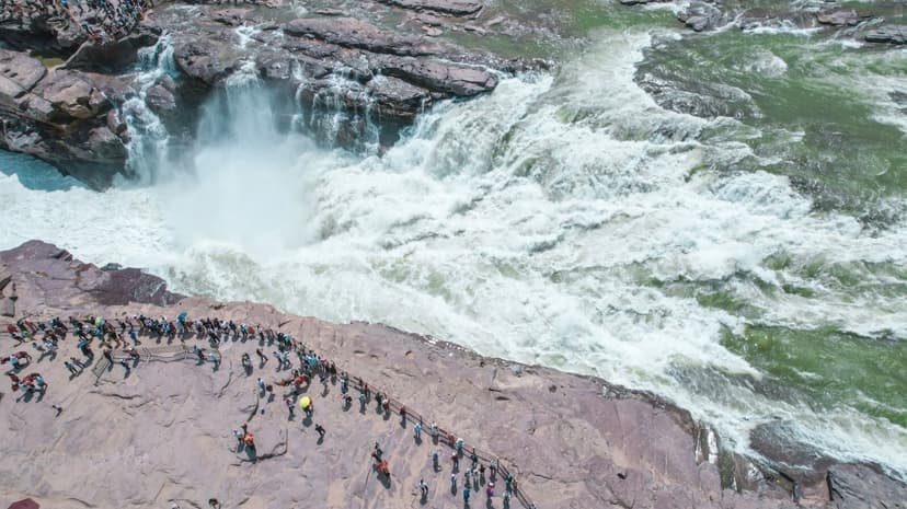 Hukou Waterfall.jpg Hukou Waterfall.jpg