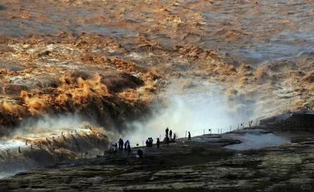 Hukou Waterfall.jpg Hukou Waterfall.jpg