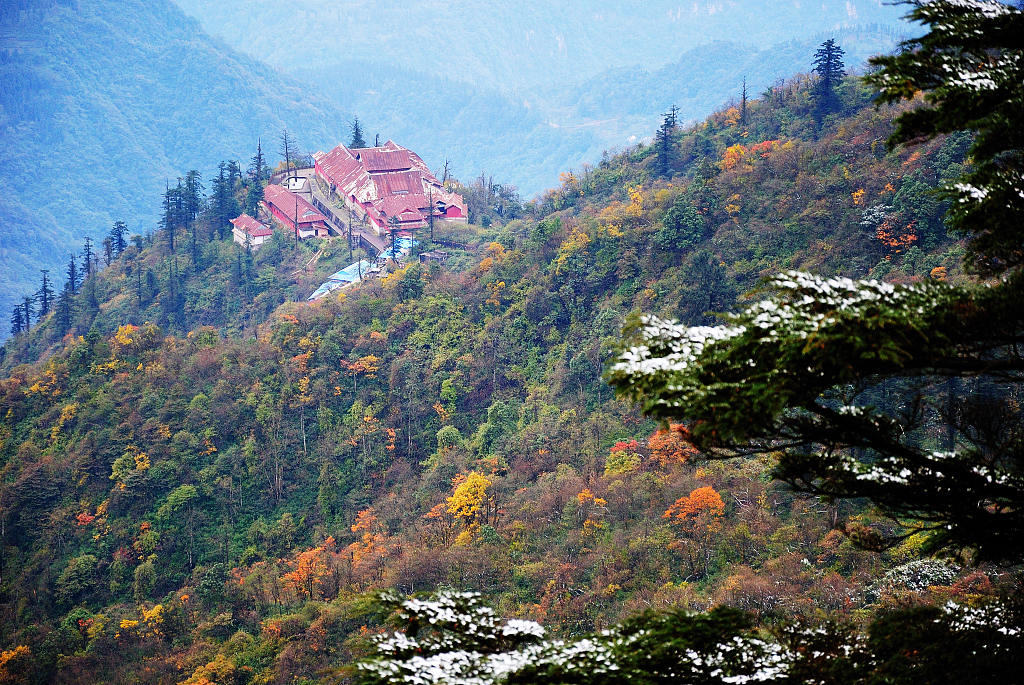 mount-emei-1.jpg