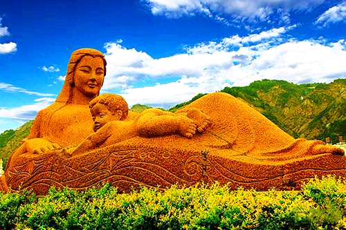 yellow river mother statue-1.jpg