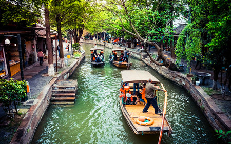 4-Days Best of Shanghai Tour with Zhujiajiao Water Town