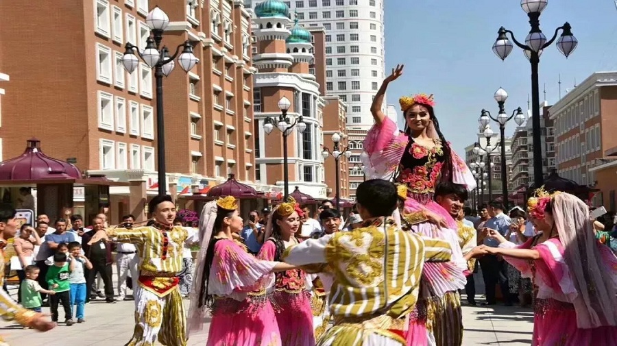 Xinjiang Interntional Bazaar.jpg