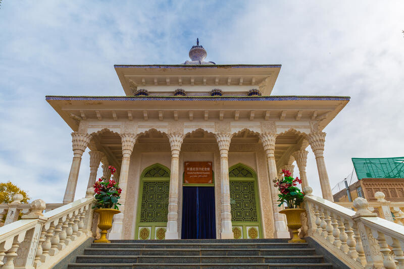 Amanisha Khan Memorial Mausoleum.jpg